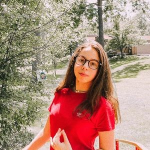 Meet your Posher, Maya